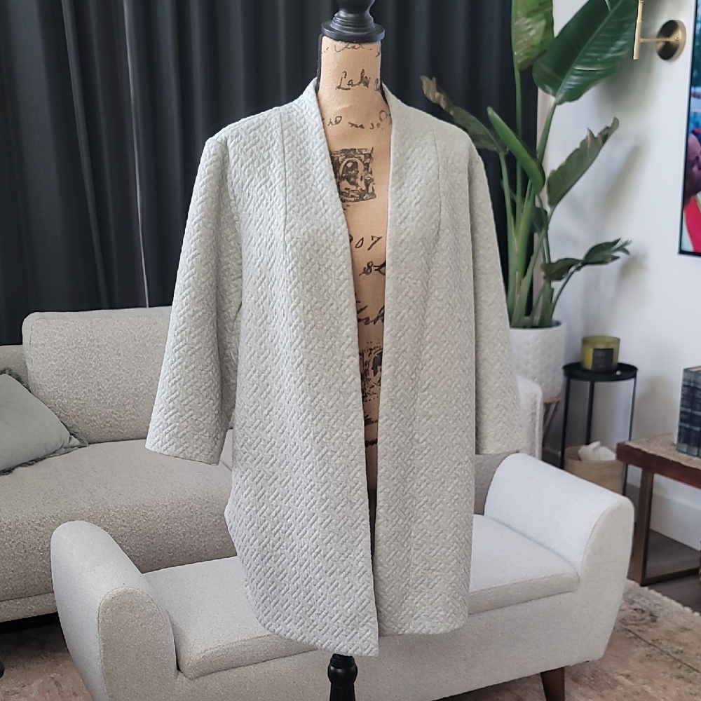 Elegant Gray Women's Sweater